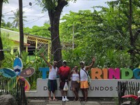 Short ride to downtown Tamarindo, great restaurants and shops.