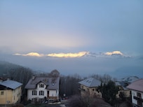 Lever de soleil sur Les Aravis, vue du balcon