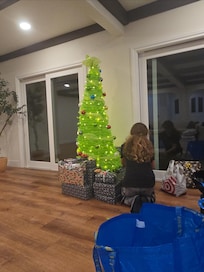 We stayed over Xmas - this was our tree :)