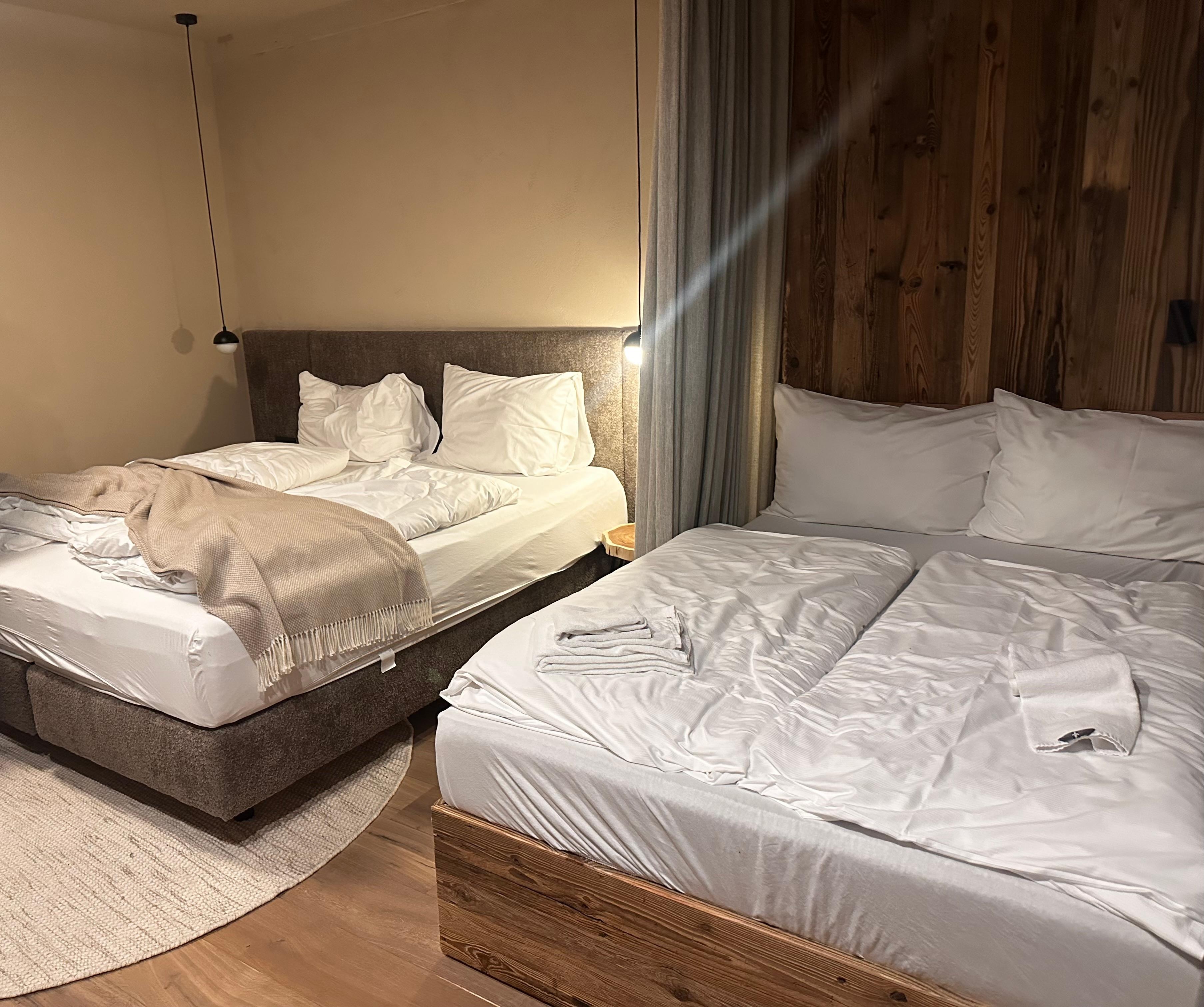 Betten im Apartment durch einen Vorhang zu trennen. Betten bequem. 