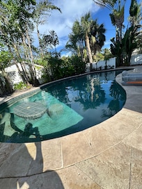 pool 5.5 feet in the middle