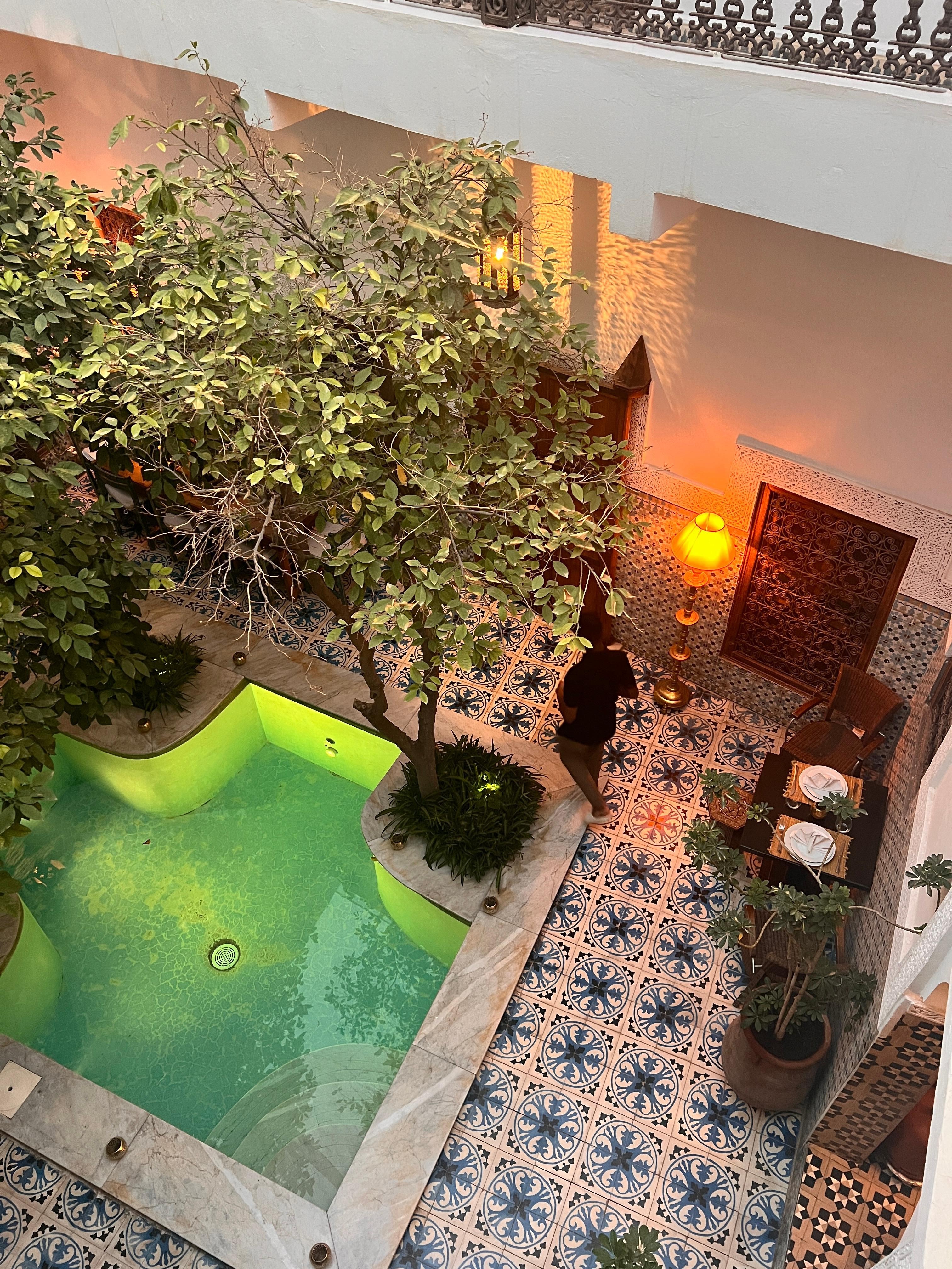 The pool is nice from afar but it’s quite stained. It needs to be cleaned.