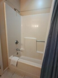 Bathroom Shower & tub.
Ours was very clean.