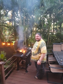 Terrific grill on the lanai