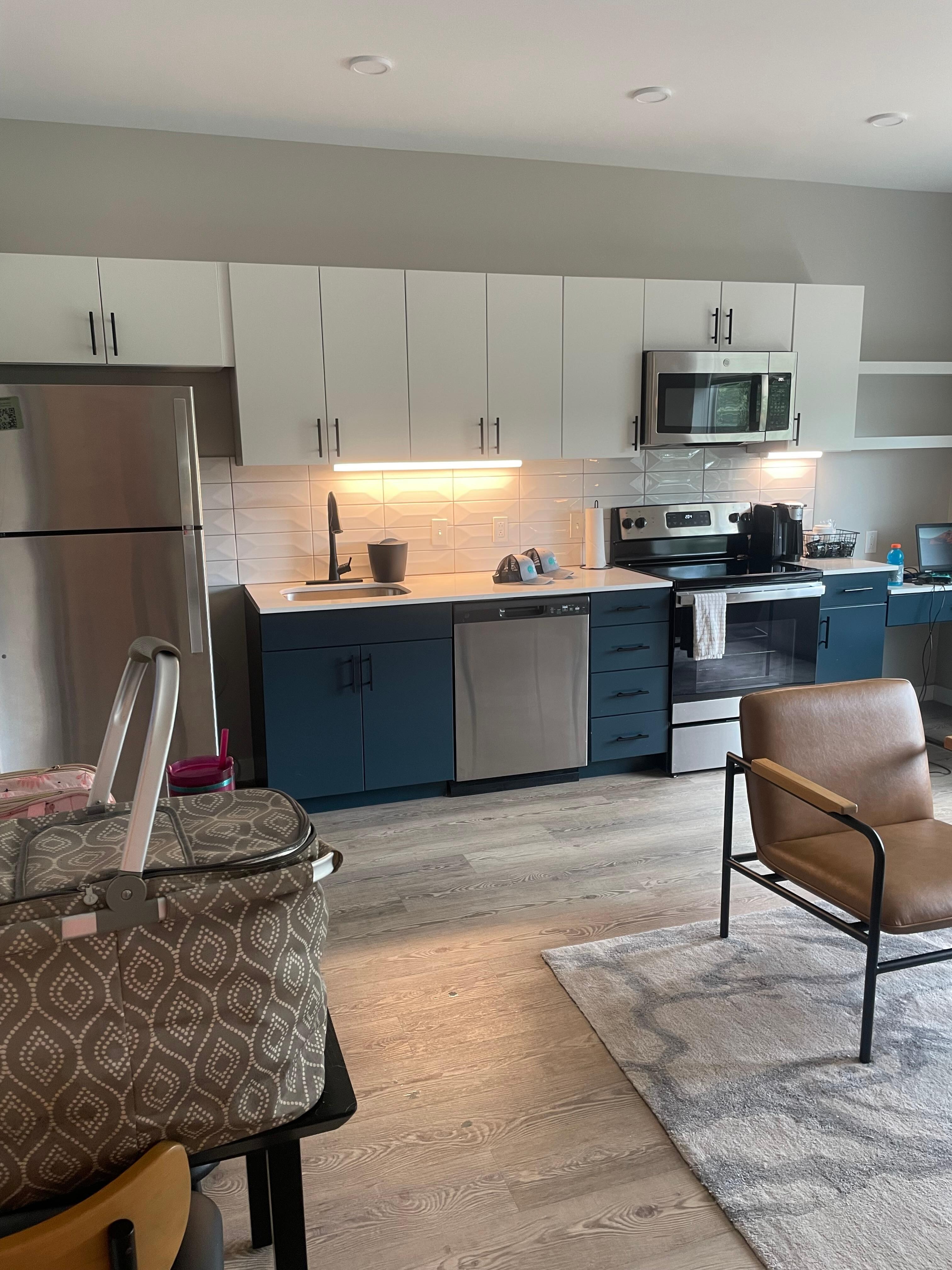 Photo of the full size kitchen 