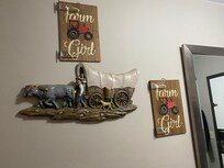 Outdated dark
Room