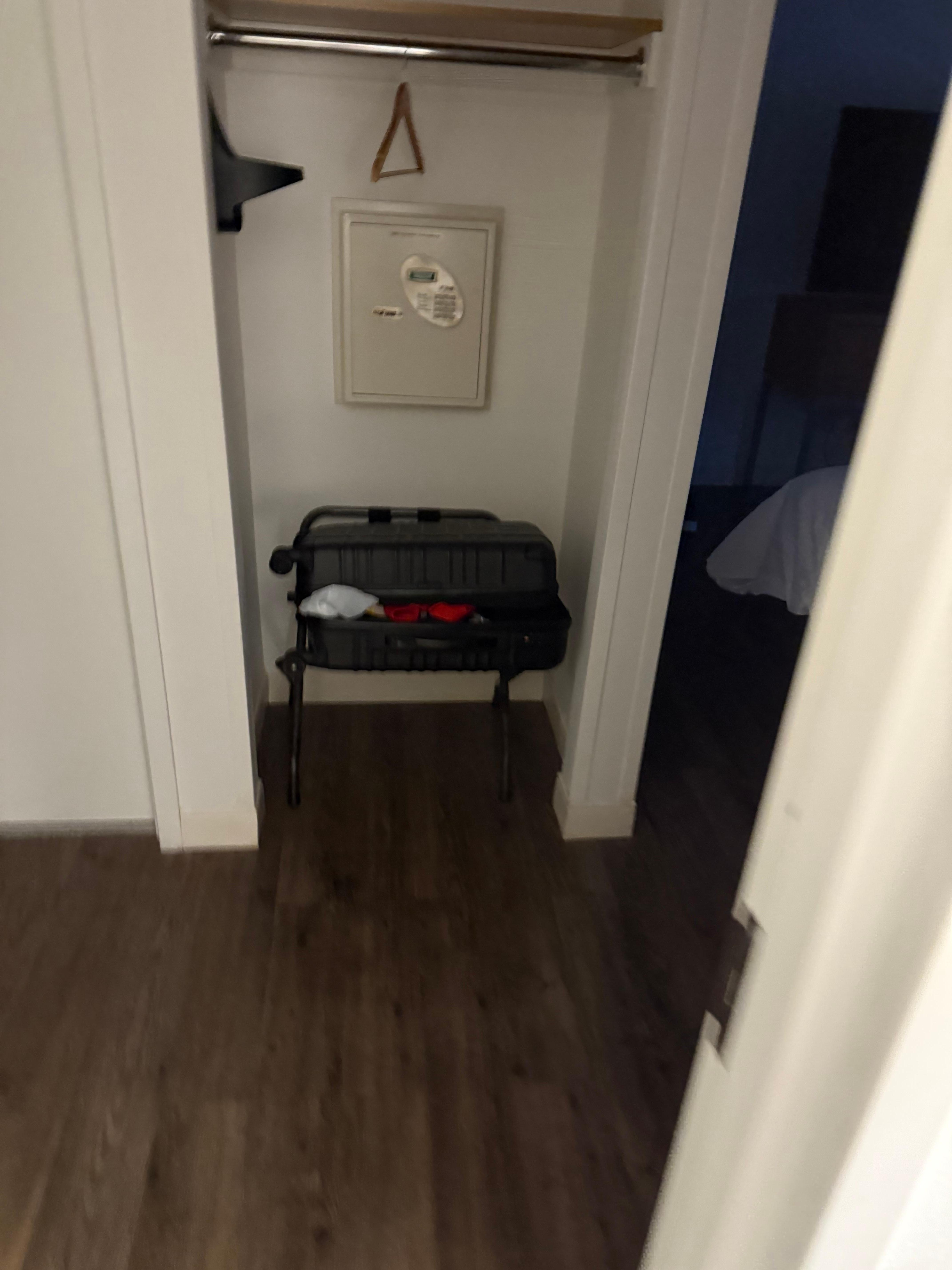 The room key given to me was for someone else’s too.  Crazy!  Keep your doors locked as you never know who might else be given a key to your room!  Horrible service!!