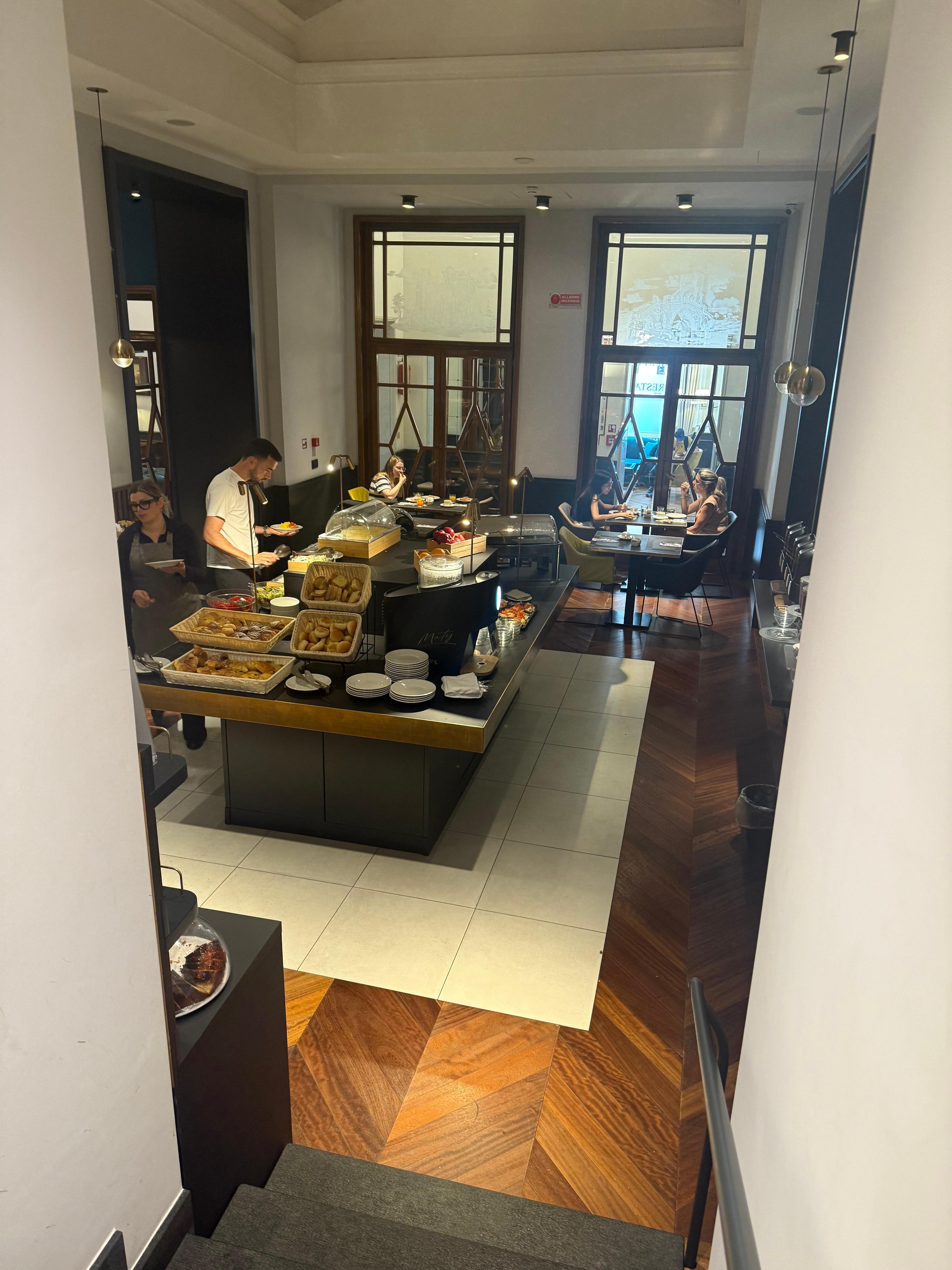 Plenty of seating for the breakfast area...