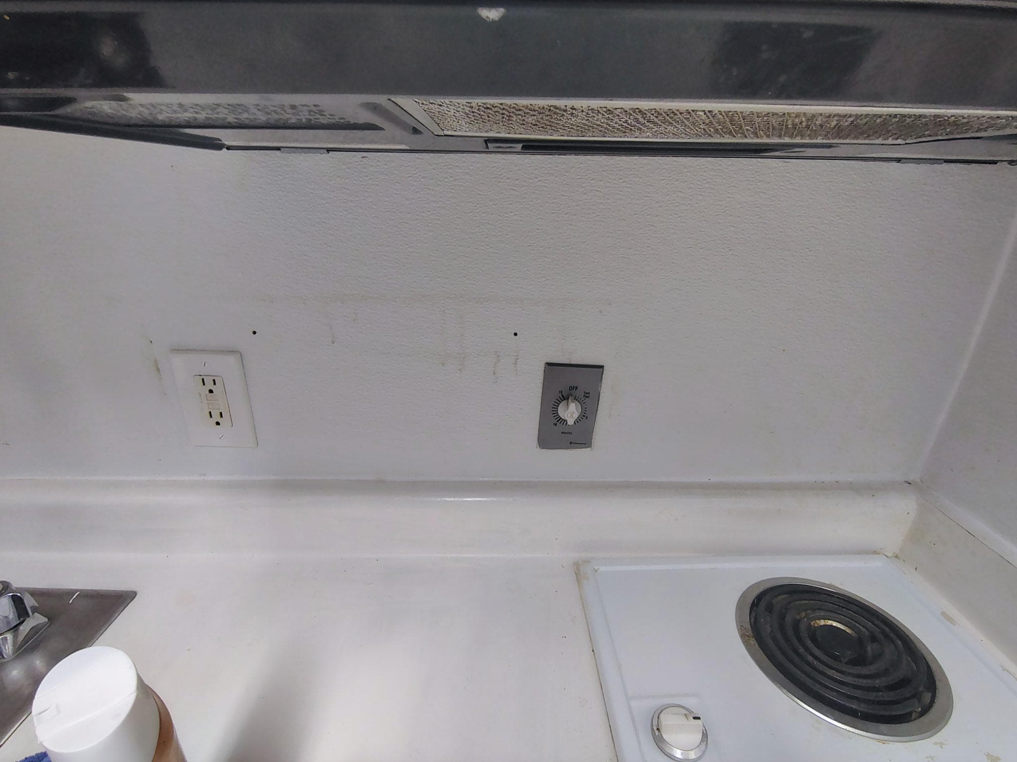 The kitchen walls looked like they never been cleaned