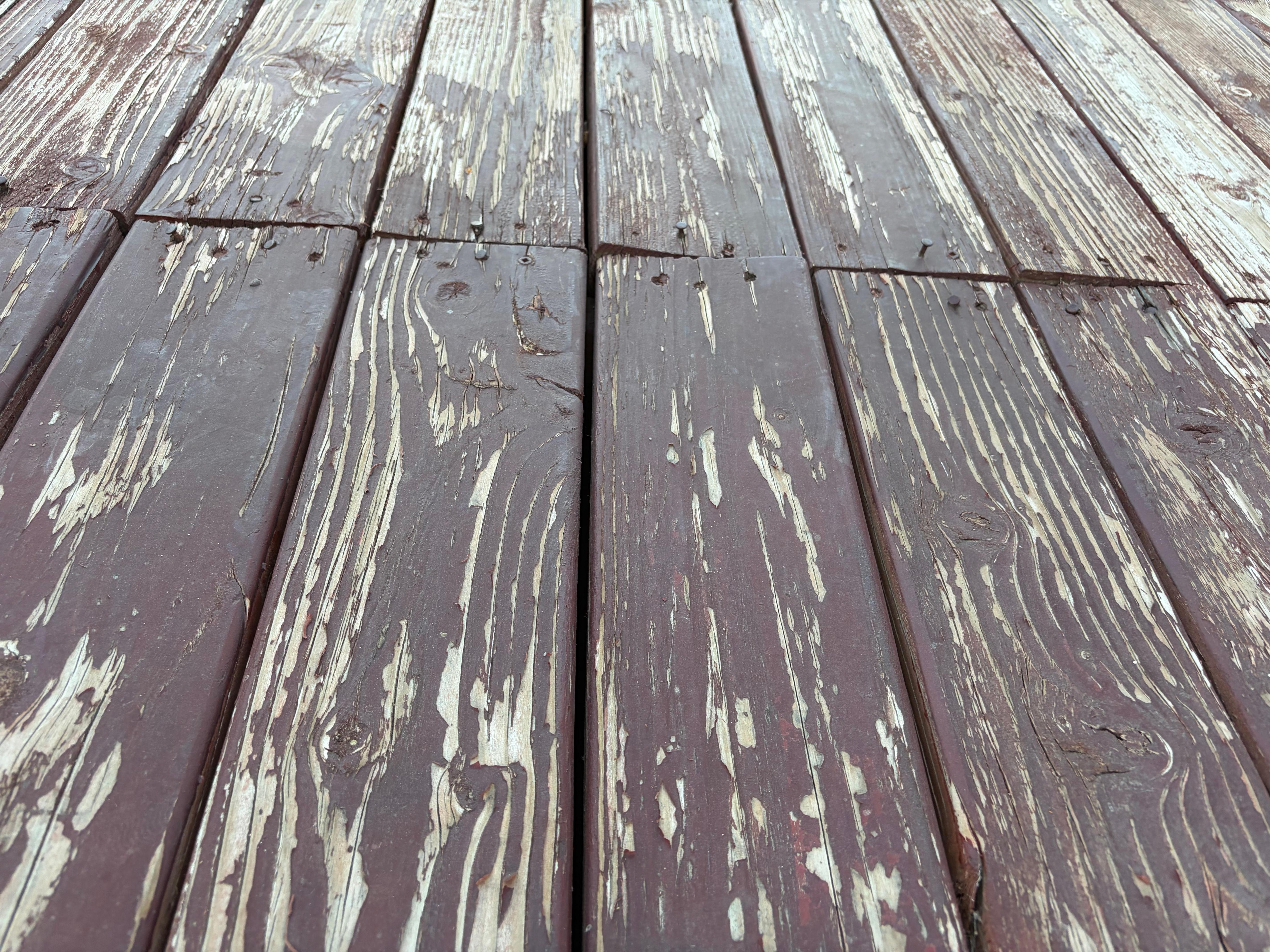 Worn out exposed nails 