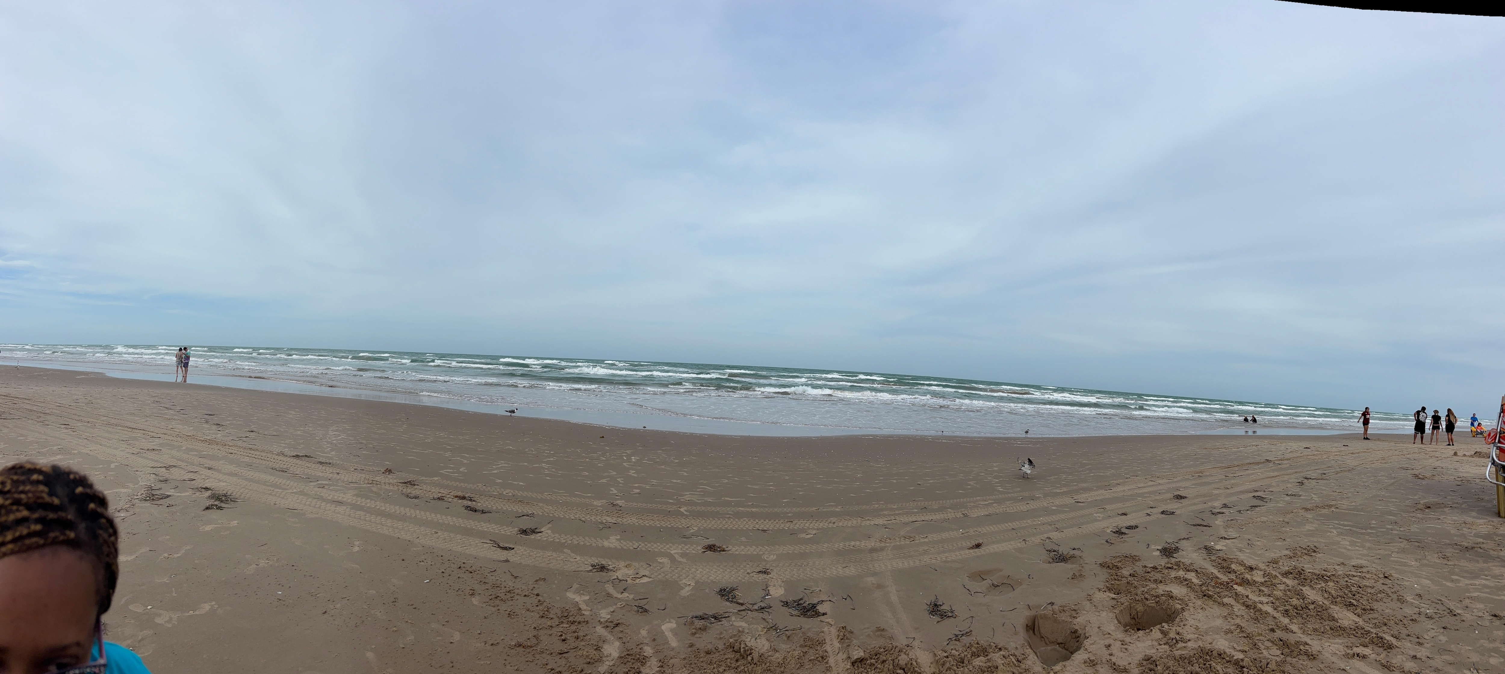 The beach a few steps away!!