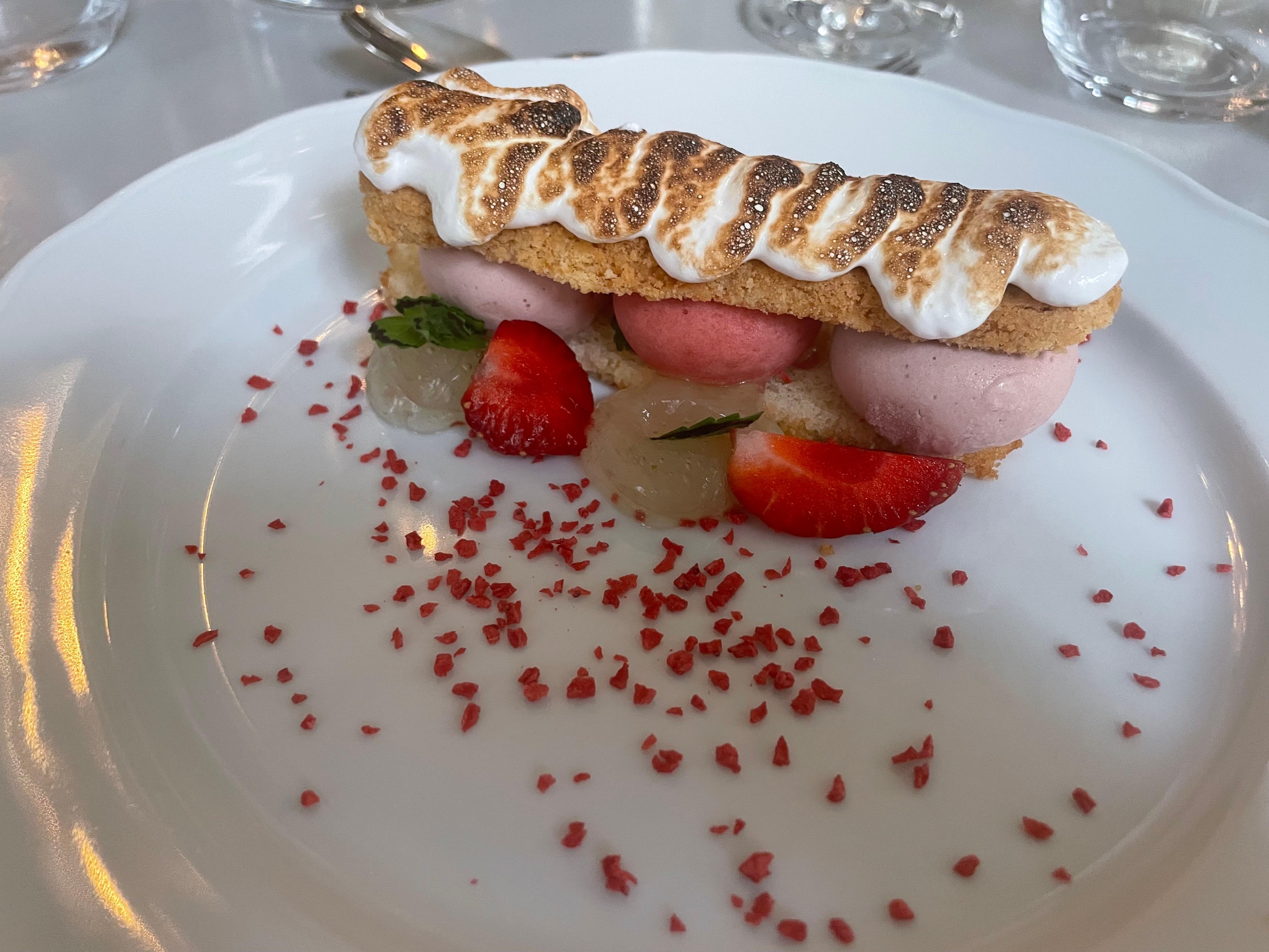 Vakker og velsmakende dessert.