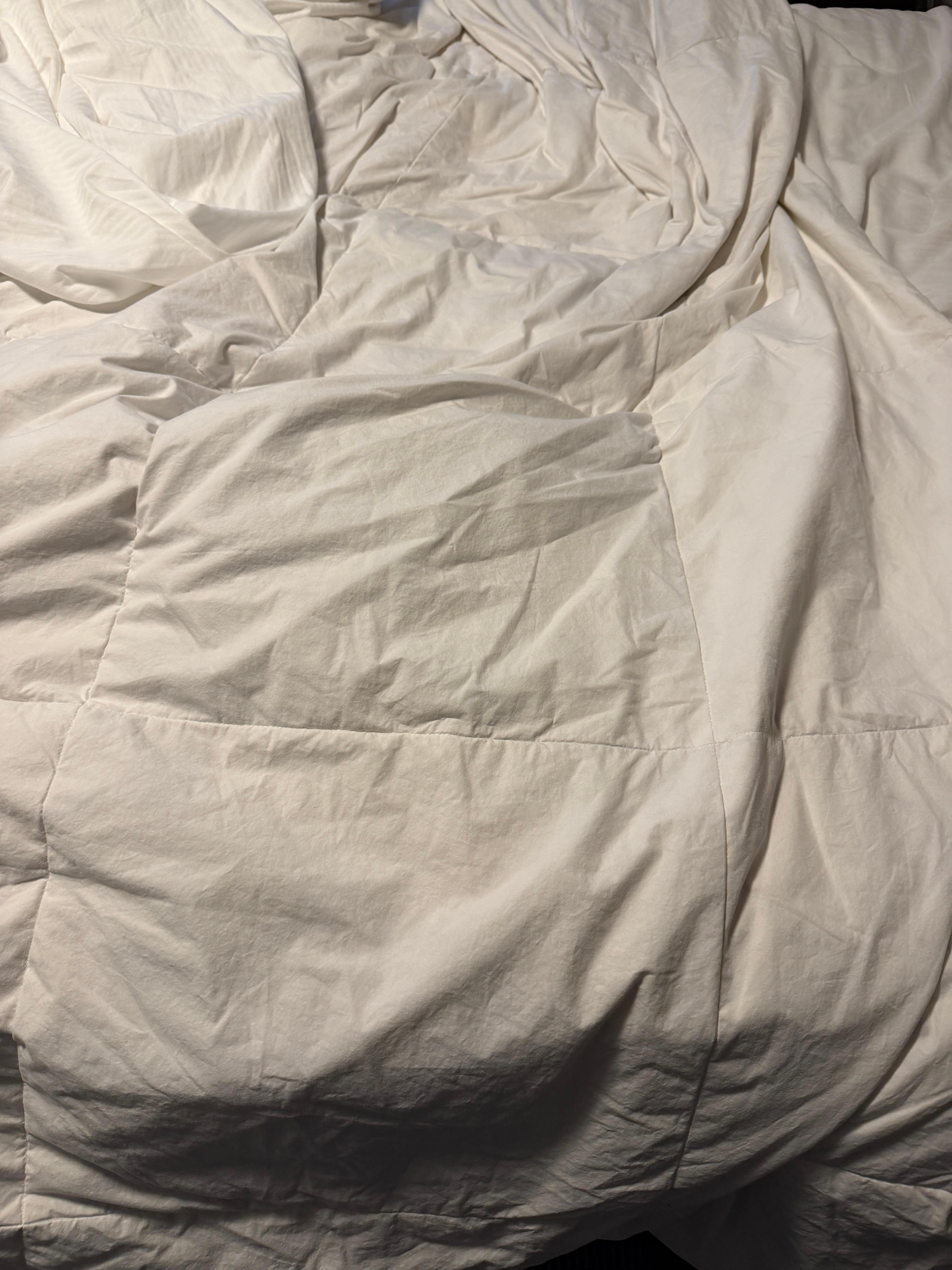 The duvet cover looks clean while on the bed