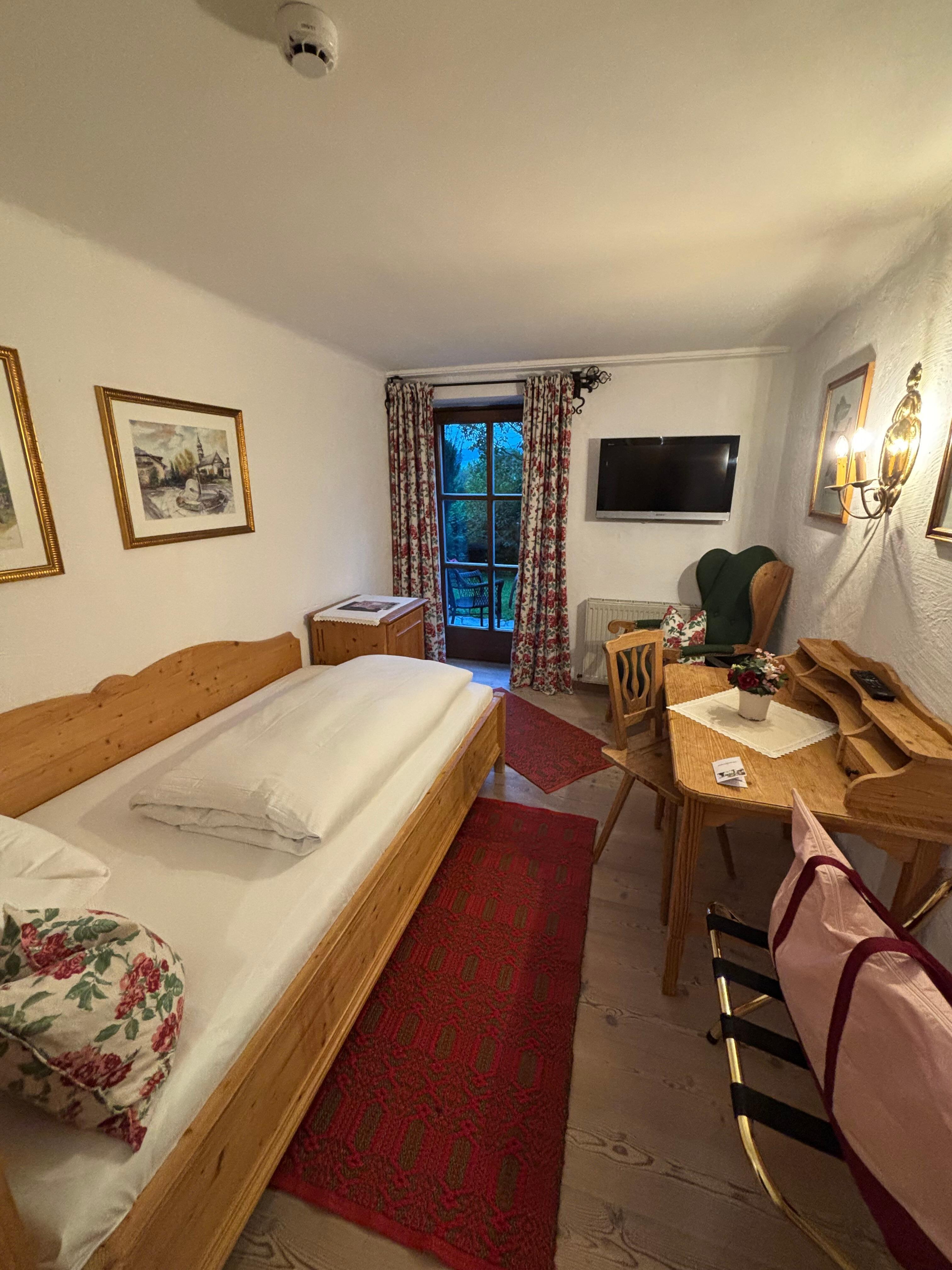 Single room with terrace