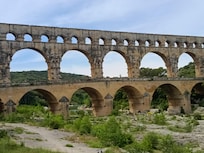 A proximité le Pont du Gard, monument romain