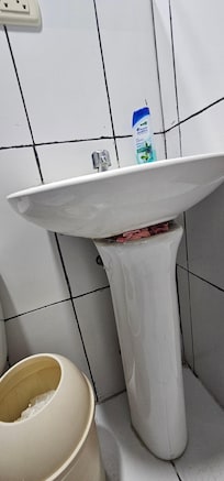 I guess the rack was to prevent it from wabeling more