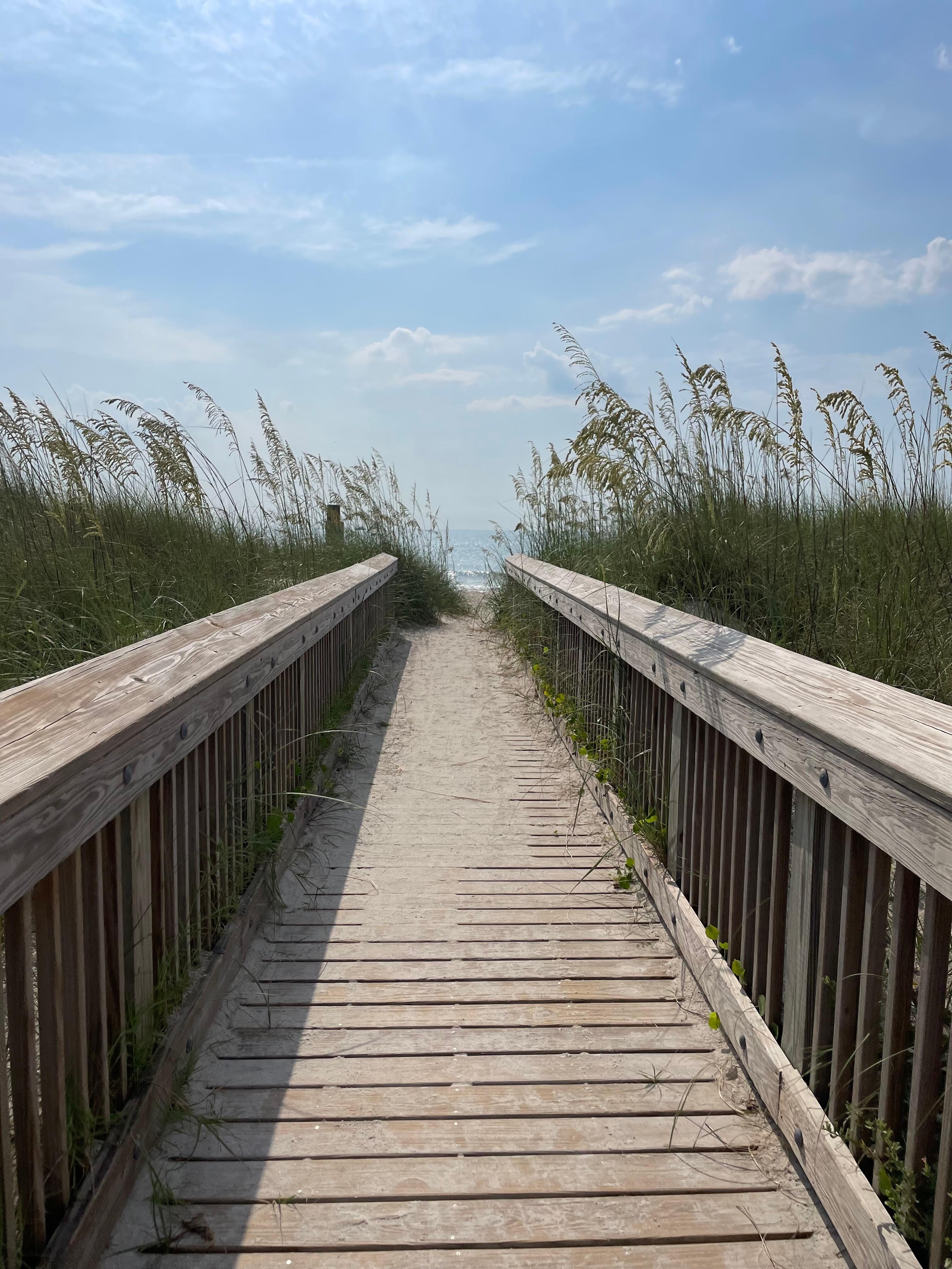 Nice ramp boardwalk to beach approx 2 blocks away