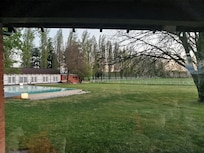 La piscina esterna (peccato non averla potuta sfruttare per la pioggia)