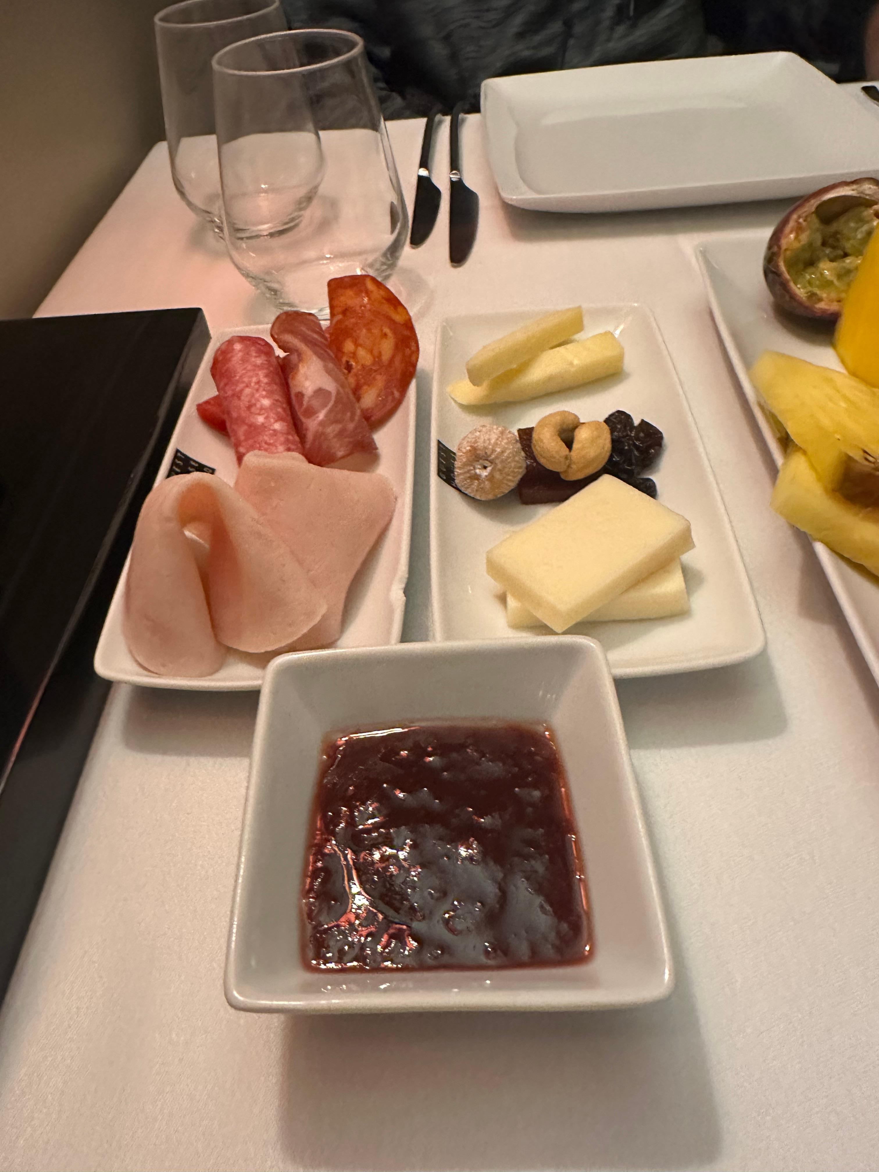 Breakfast at the Guest House Douro. 