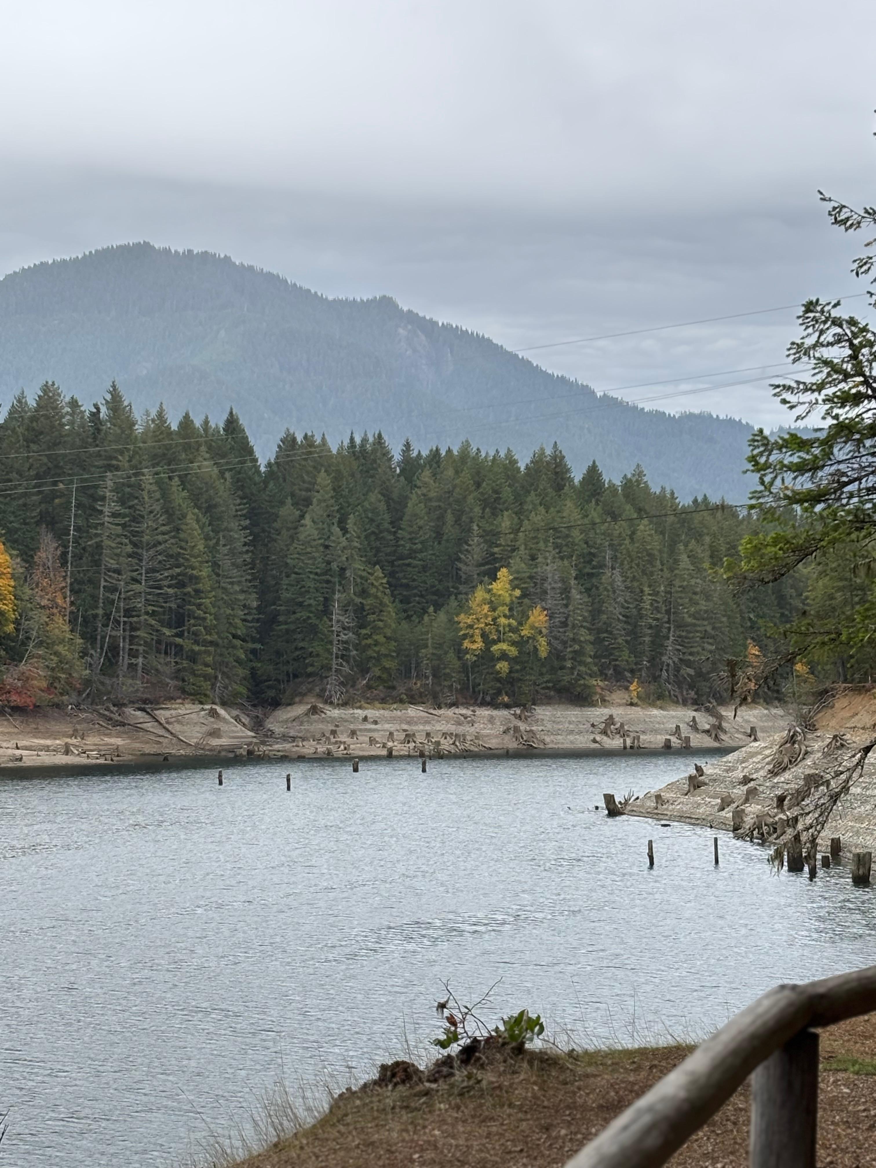 Viewpoint of the lake ten minutes away. 