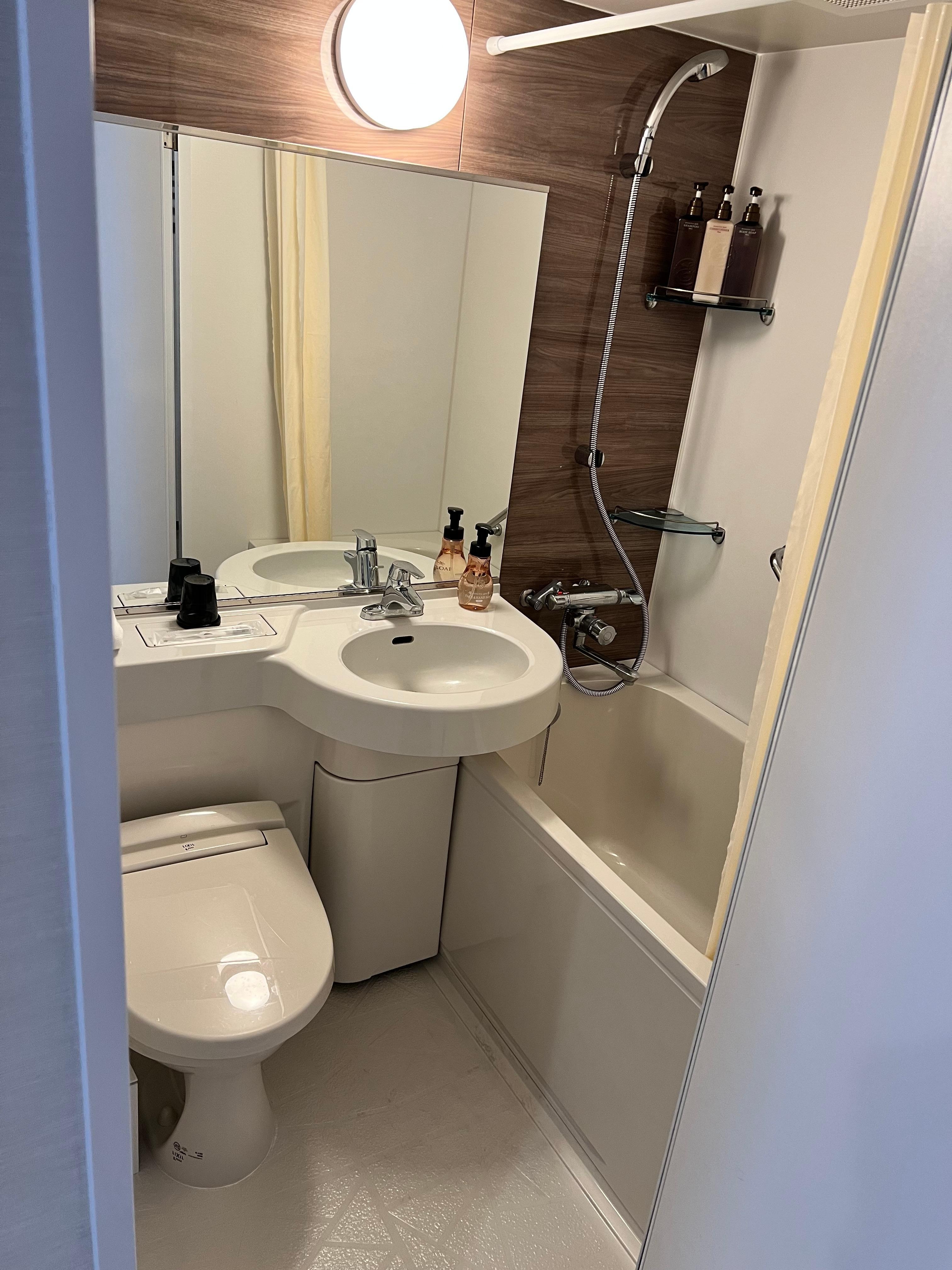 廁所乾淨，水量小