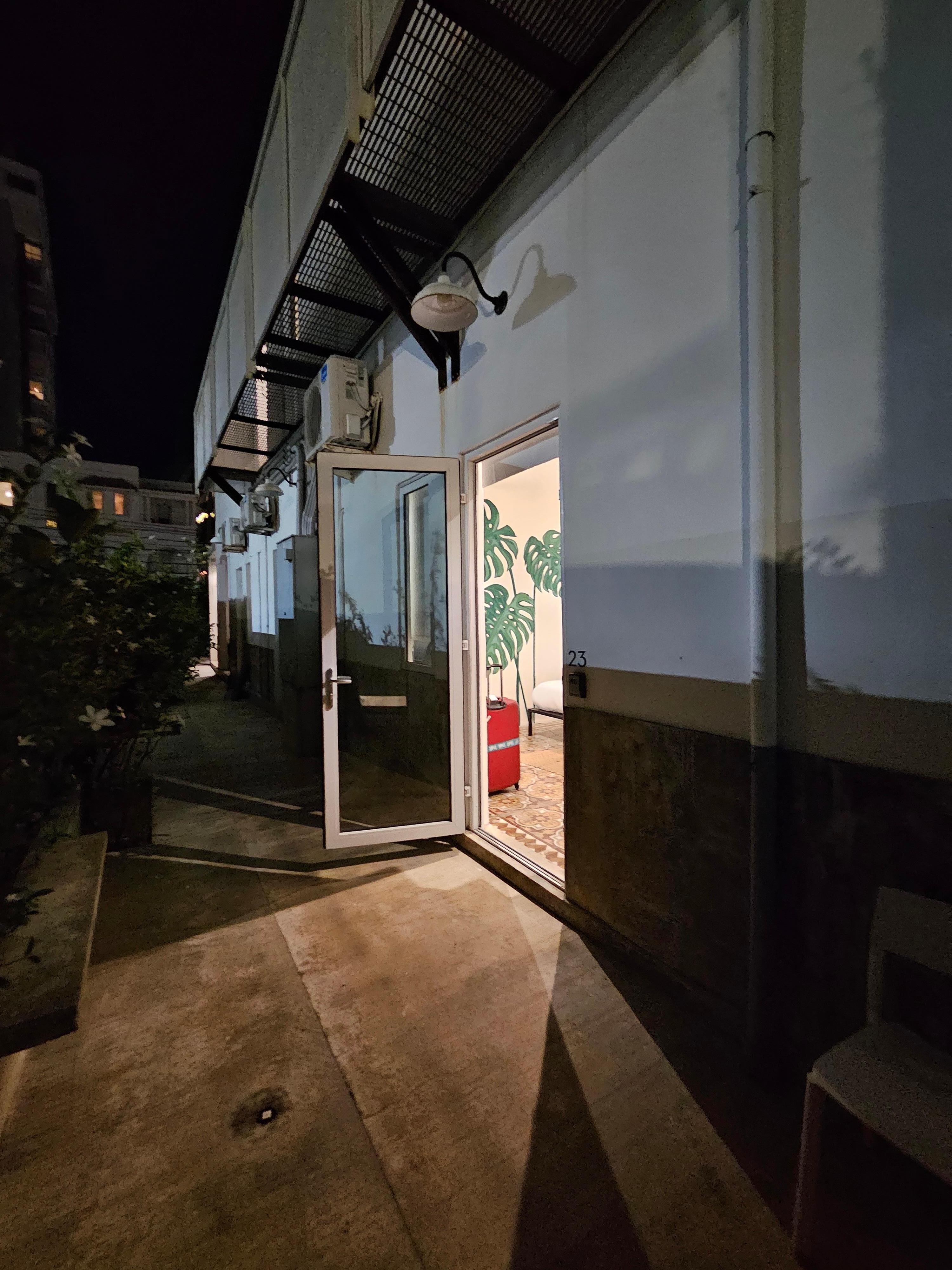 Entrée à la chambre 