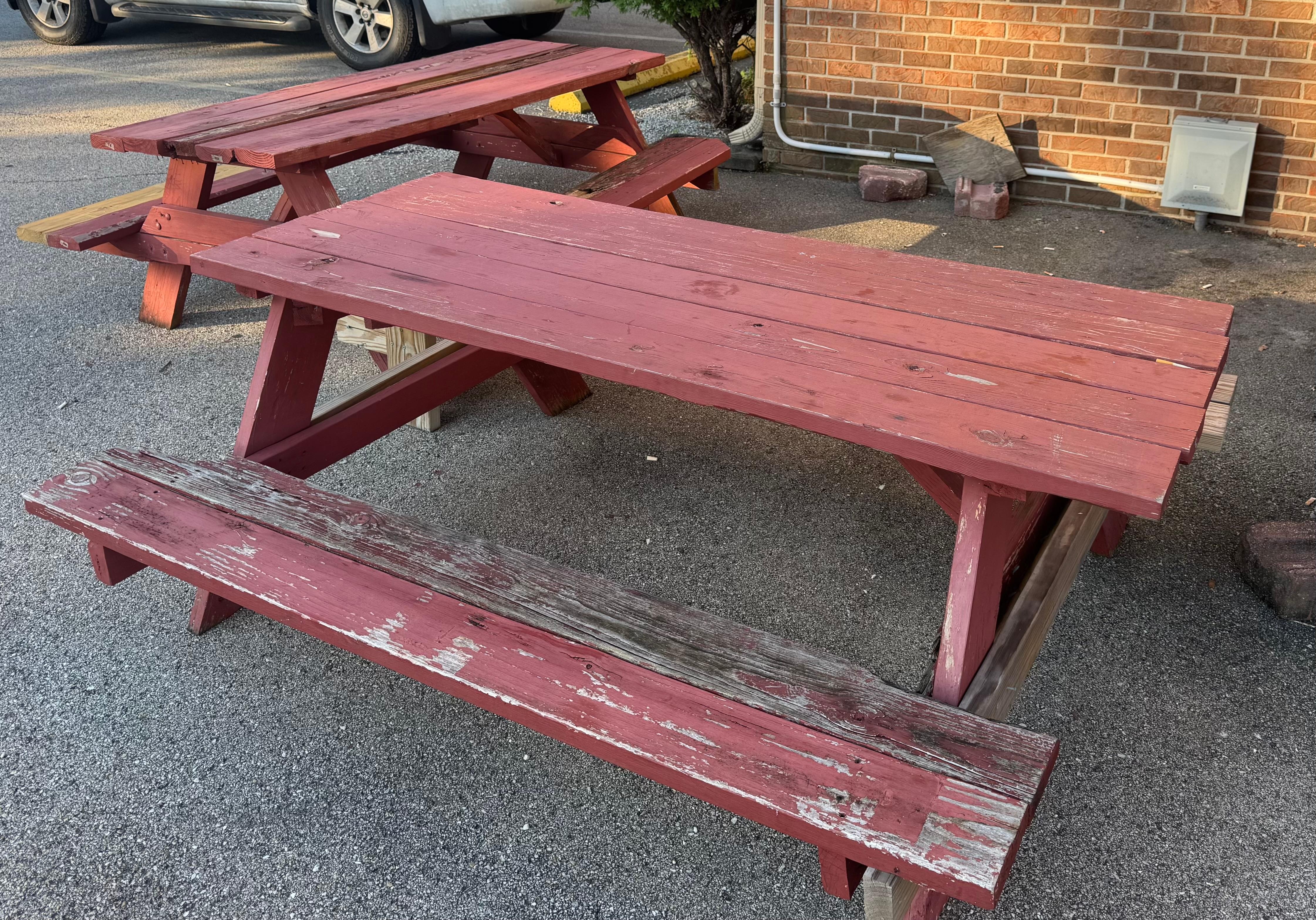 Outdoor seating area is horrible!