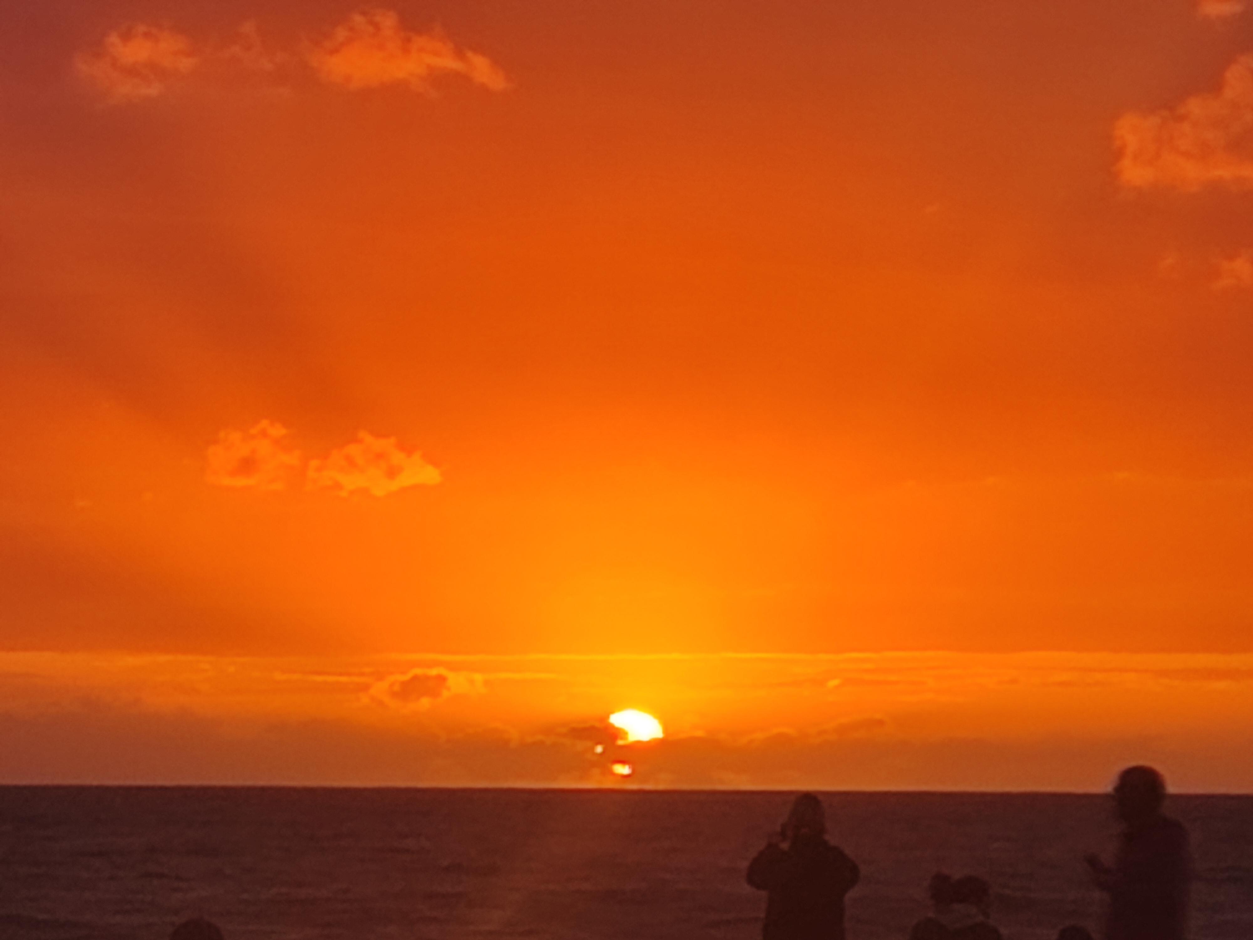 Coucher de soleil a la plage santocha