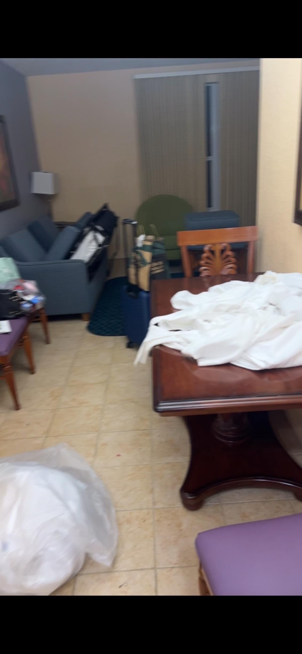 The first room they provided us before switching to a second room.