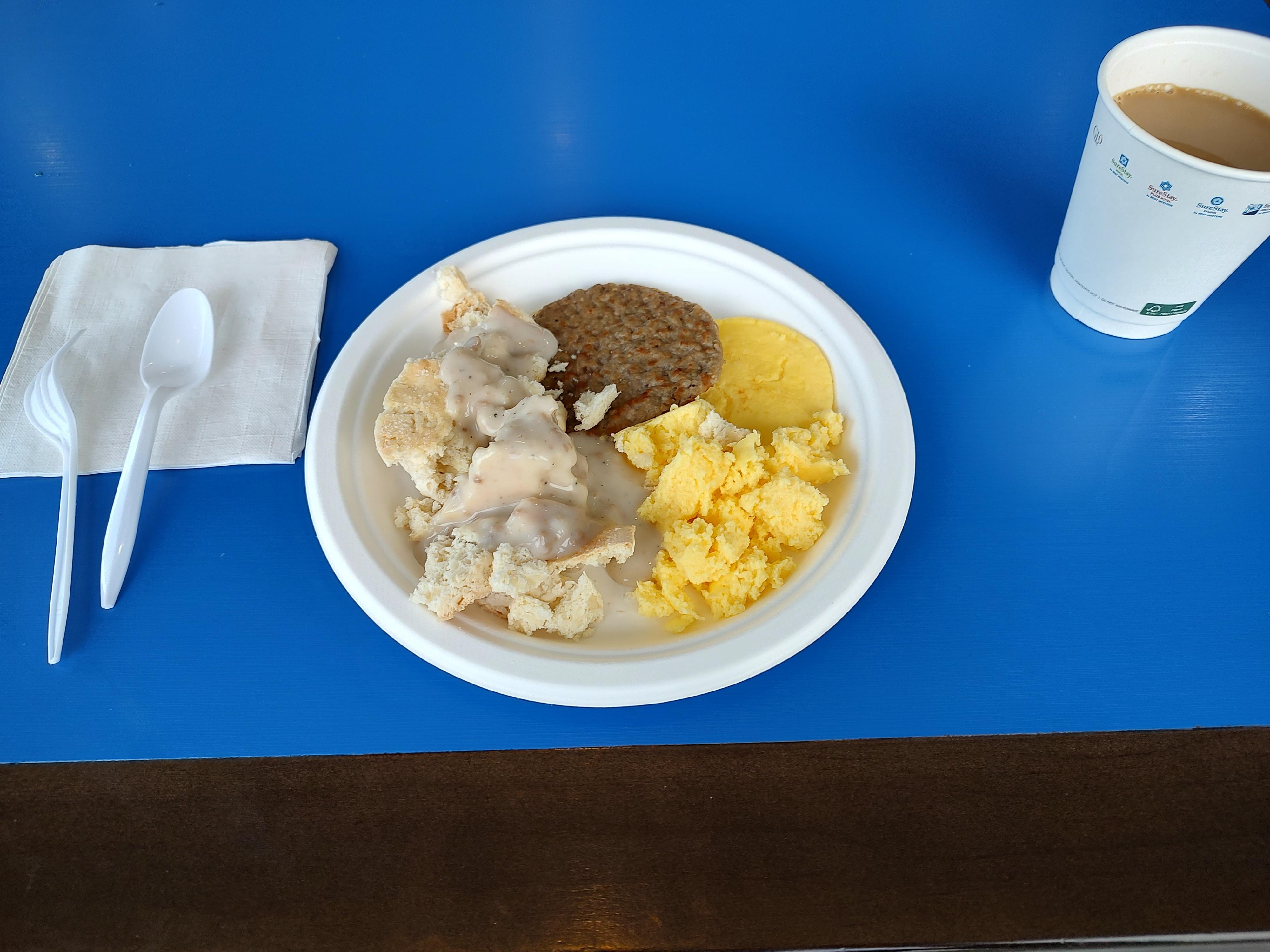 breakfast! (eggs cold and spongy)