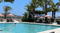 Zona piscina molto bella