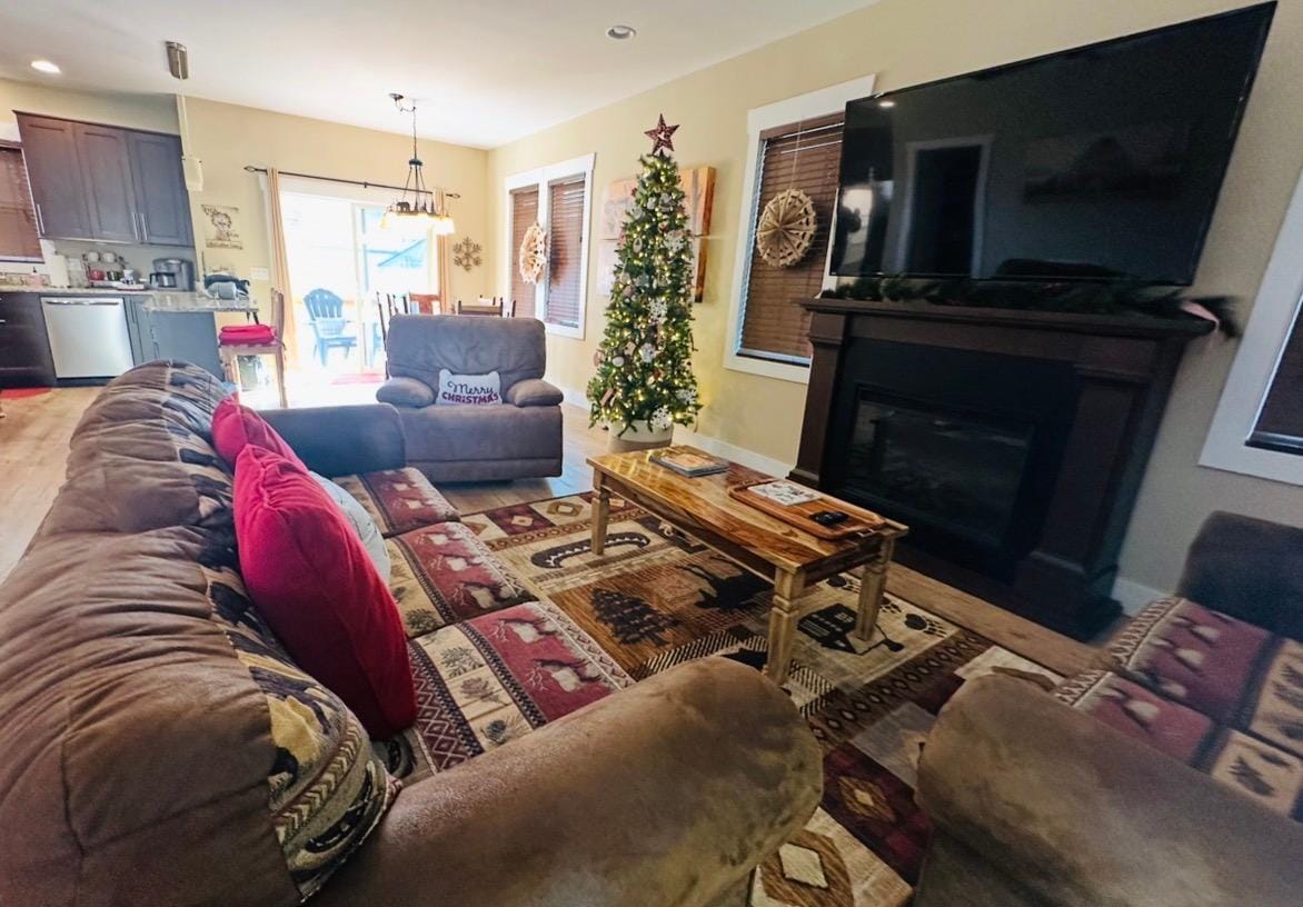 Entry cozy living room 