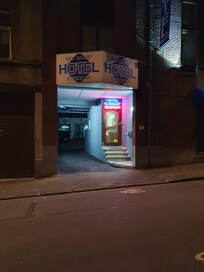 Very inviting entrance