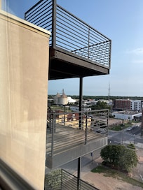 Walking distance to the Silos