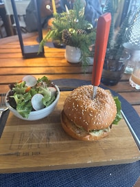 The Loren Burger was incredibly juicy and delicious! 🤩