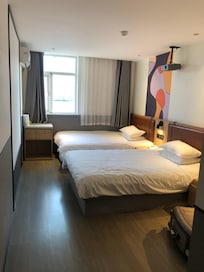 這次訂雙床房,算大間