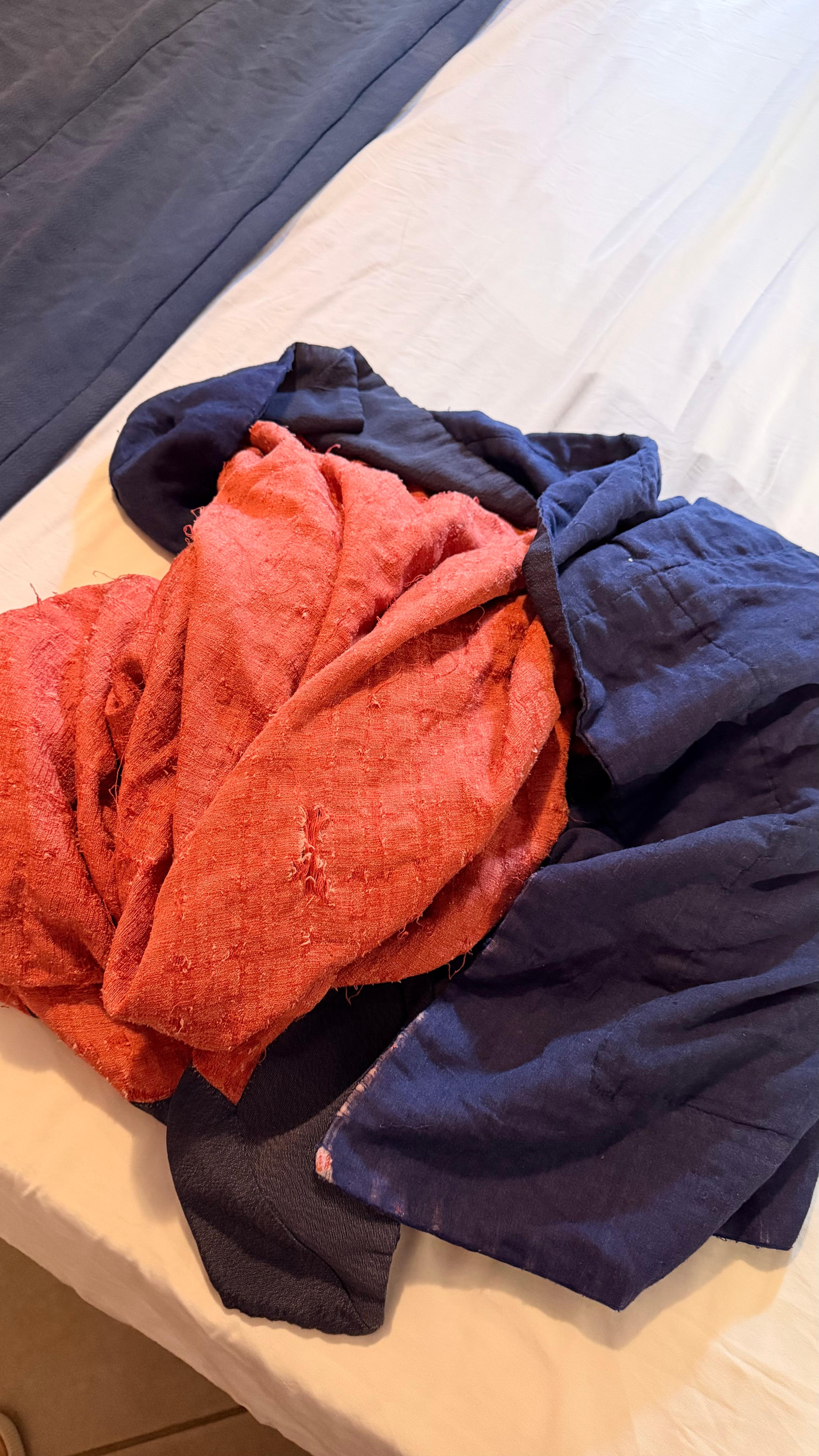 Você sair do conforto da sua casa pagar mais 700,00 em duas diárias para dormir com Lençol velho, rasgado e manchado.