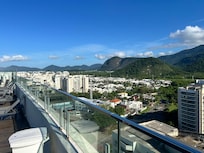 Foto feita no último andar, aonde estão o bar e a piscina.