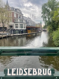 Short stroll to stretch the legs before long flight home .