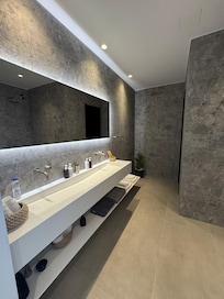 Large bathroom vanity