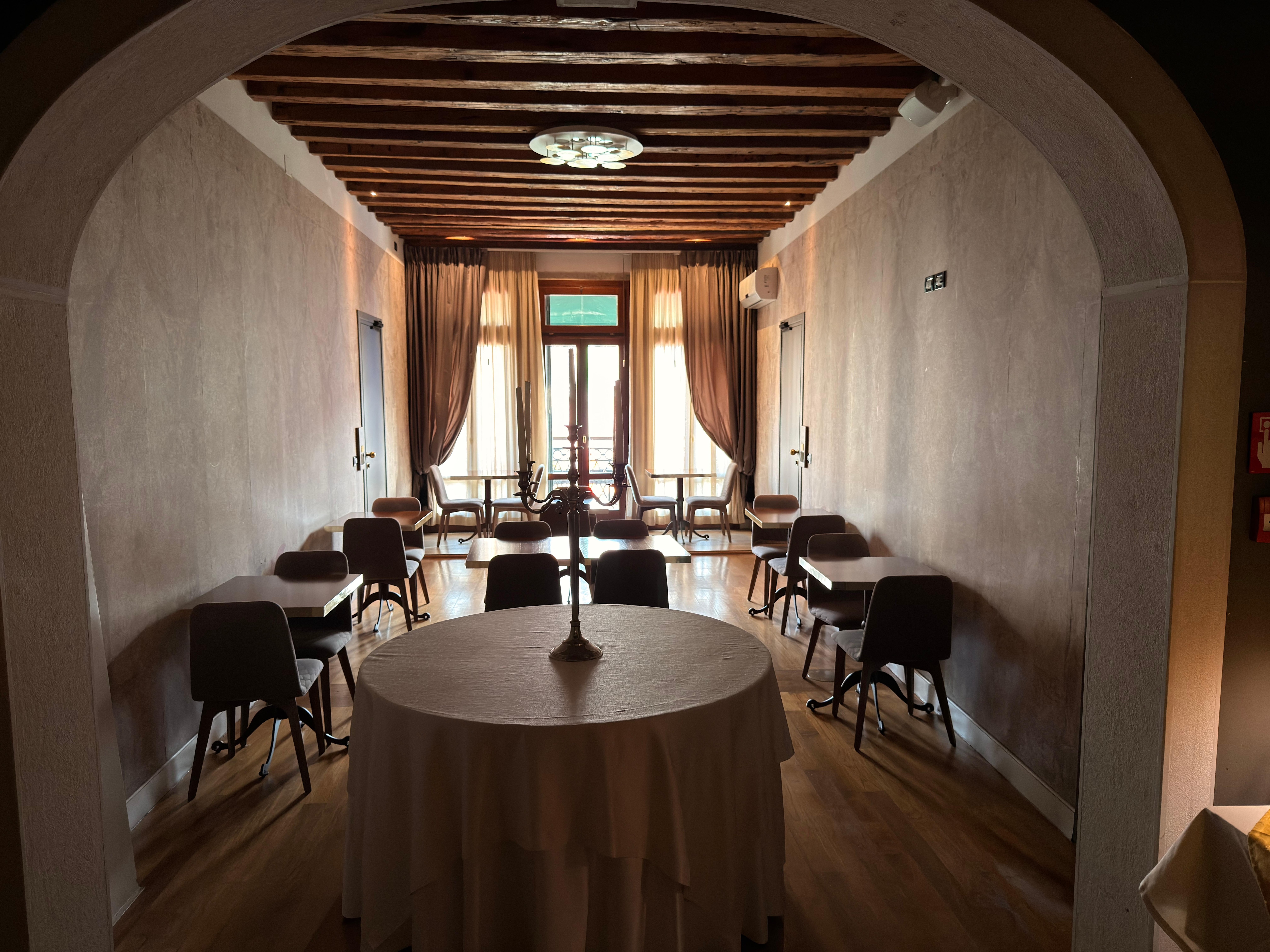 Dedicated breakfast room where the buffet breakfast is served