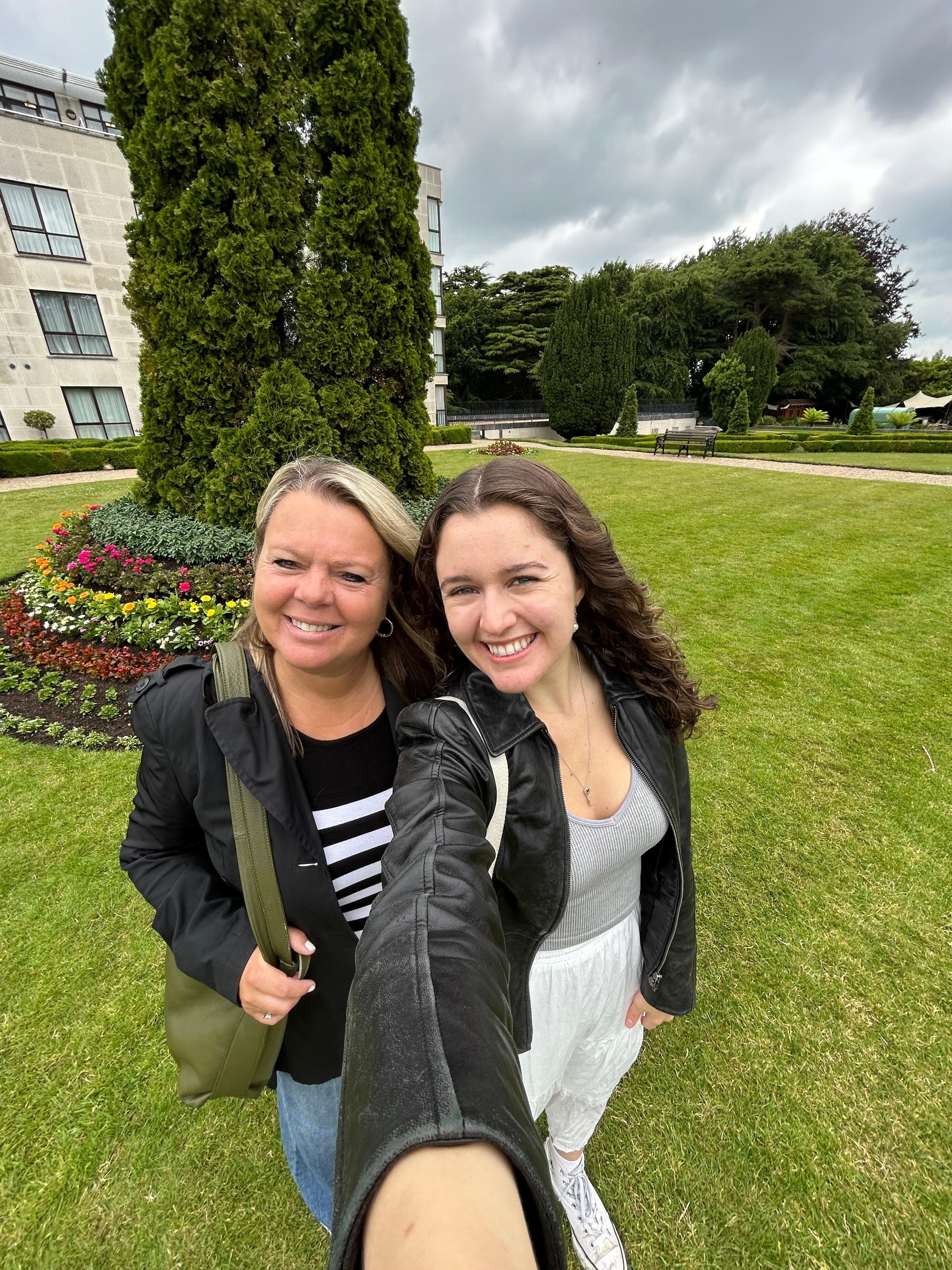 Mother/daughter trip! Gorgeous gardens! 