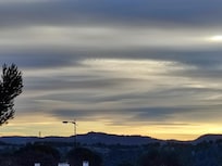 Vue au lĂšve du soleil depuis le parking