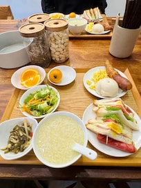 Breakfast was delicious.