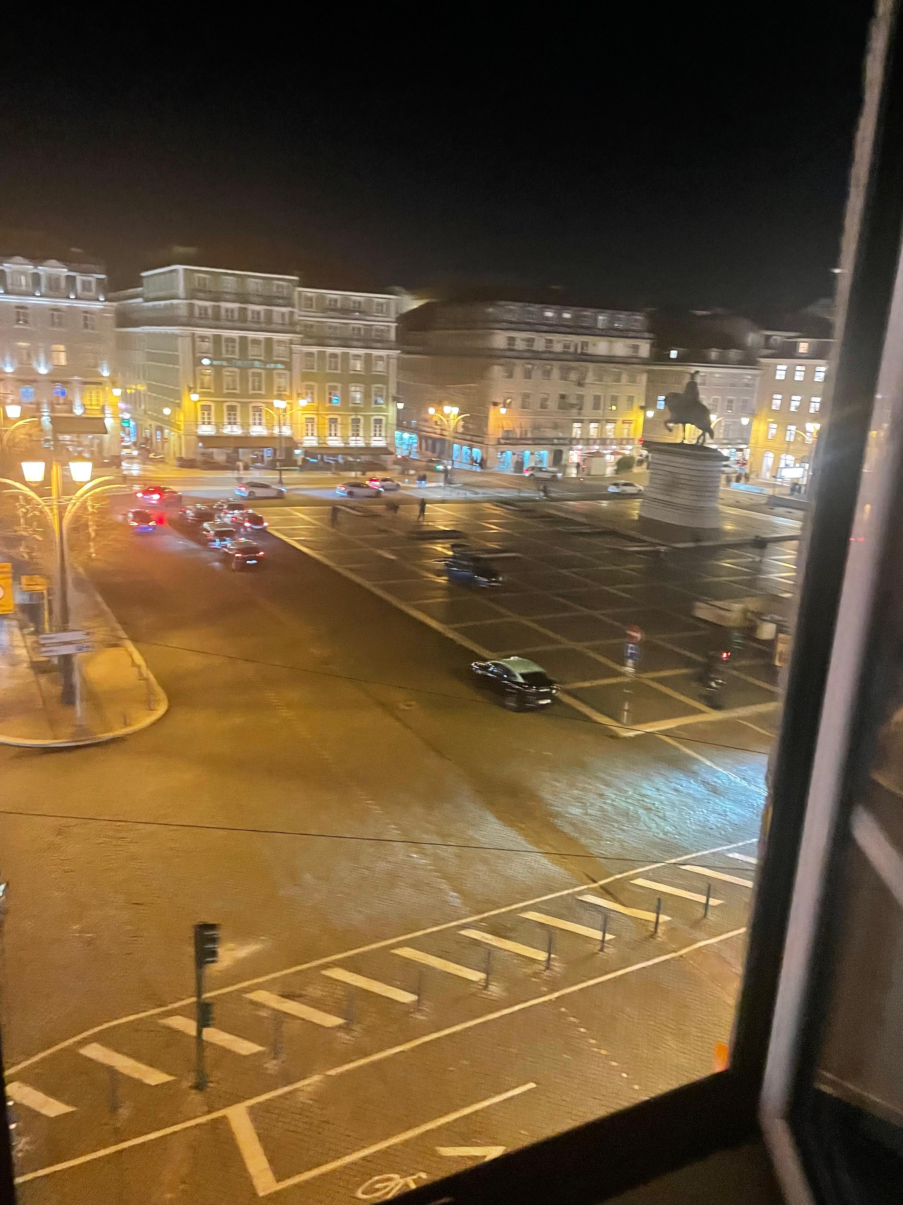 Vue de la chambre sur une belle place