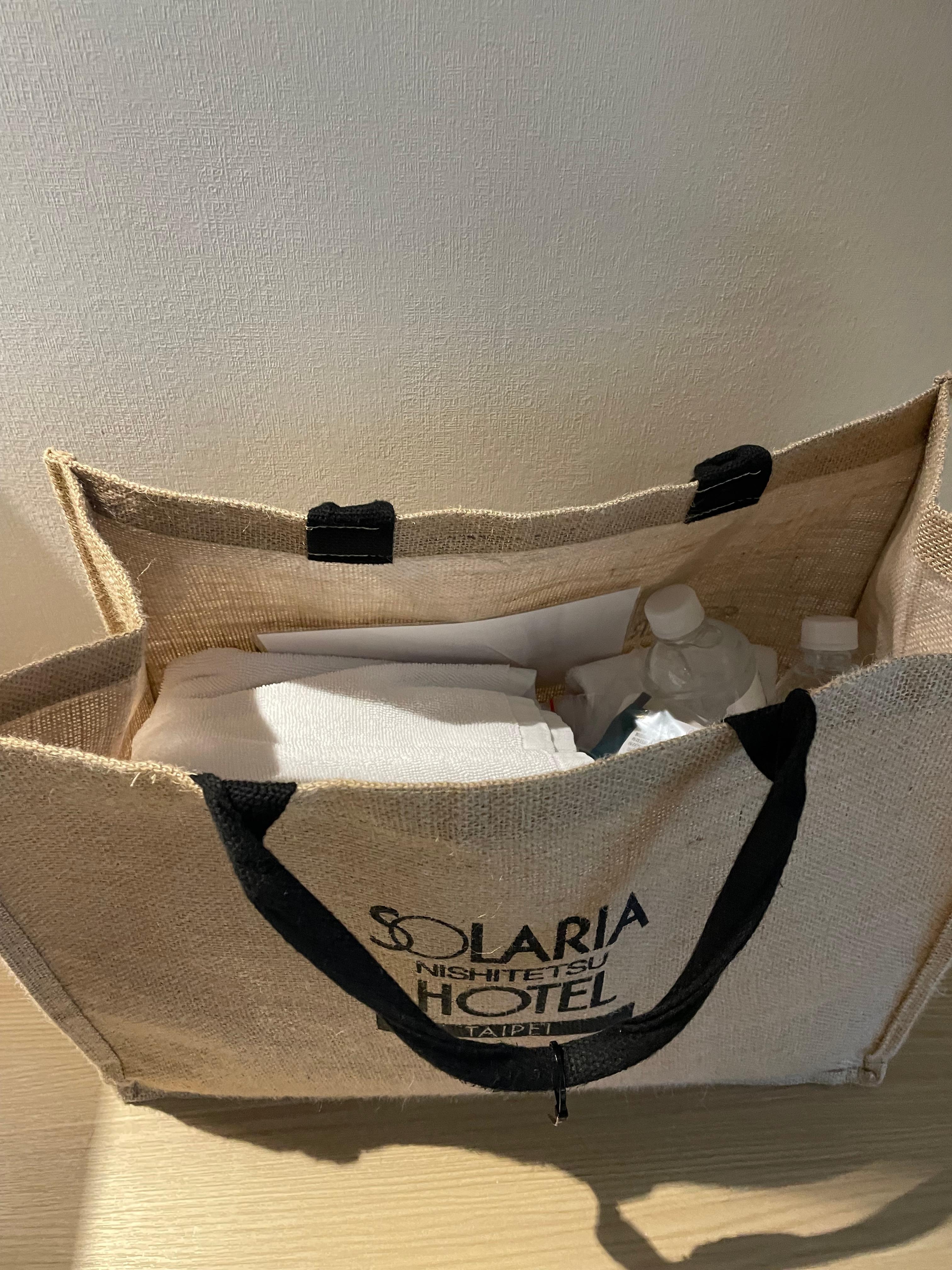 タオルやお水の補充