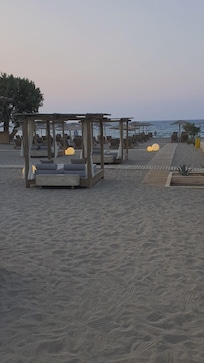 Bequeme Cabanas und super schöne Aussicht!