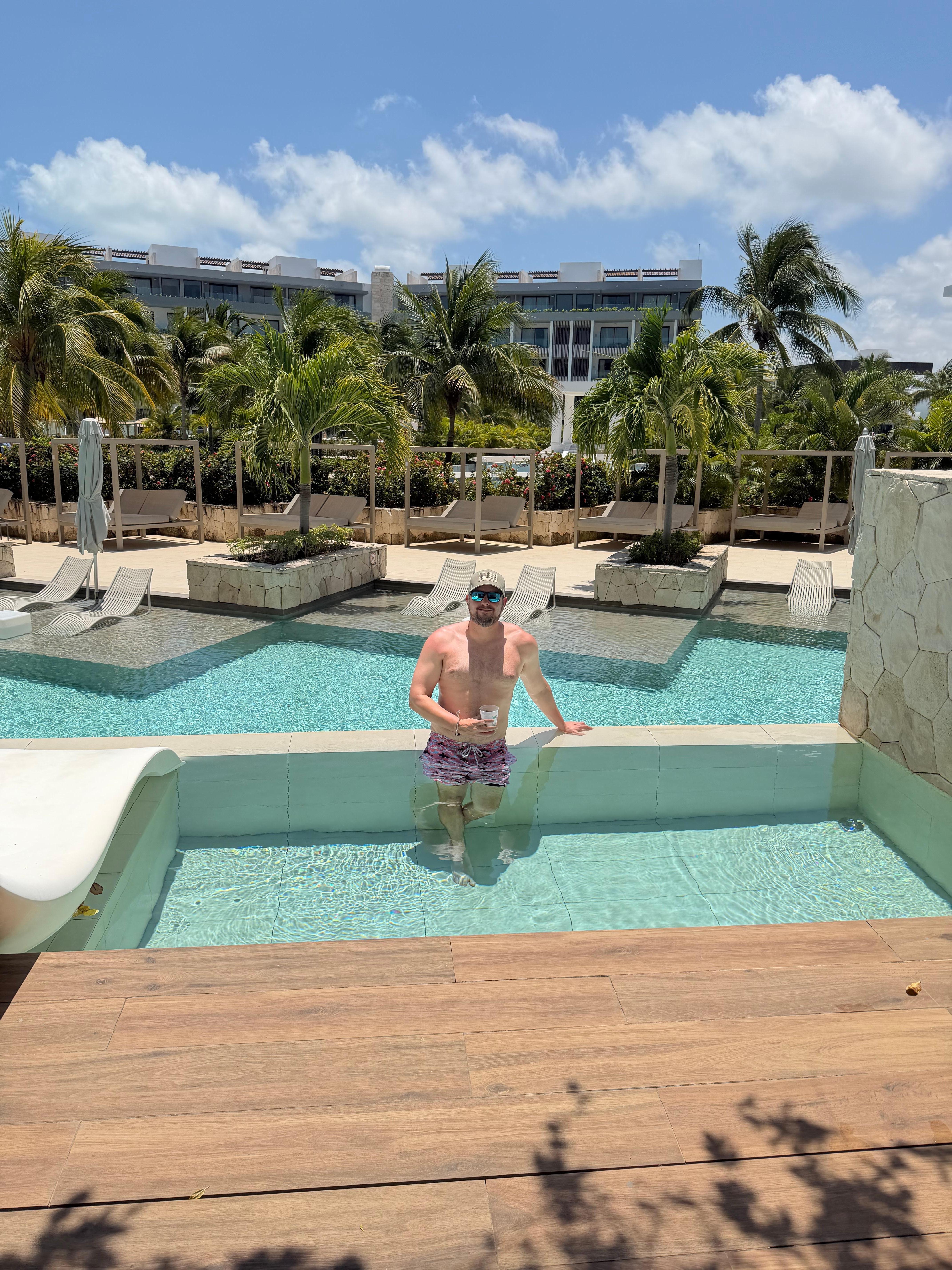 Crystal clear pools! Recommend the plunge pool swim ups.
