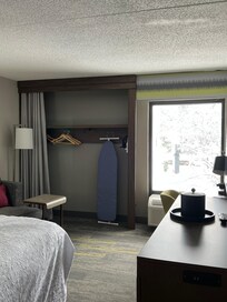 Very well cleaned room with new storage layout