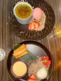 Matcha cremw
Brรปlรฉe